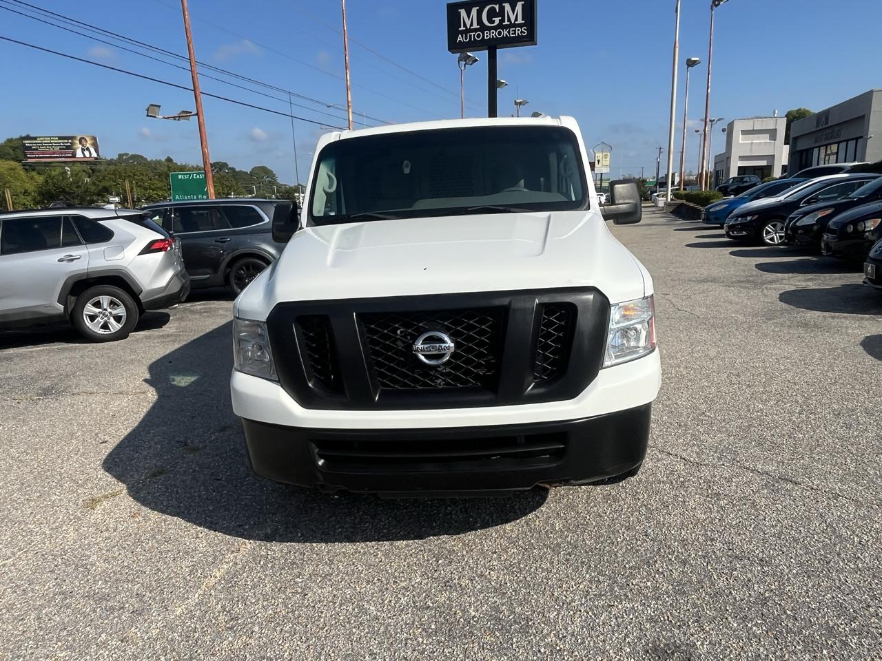 Nissan NV photo 7