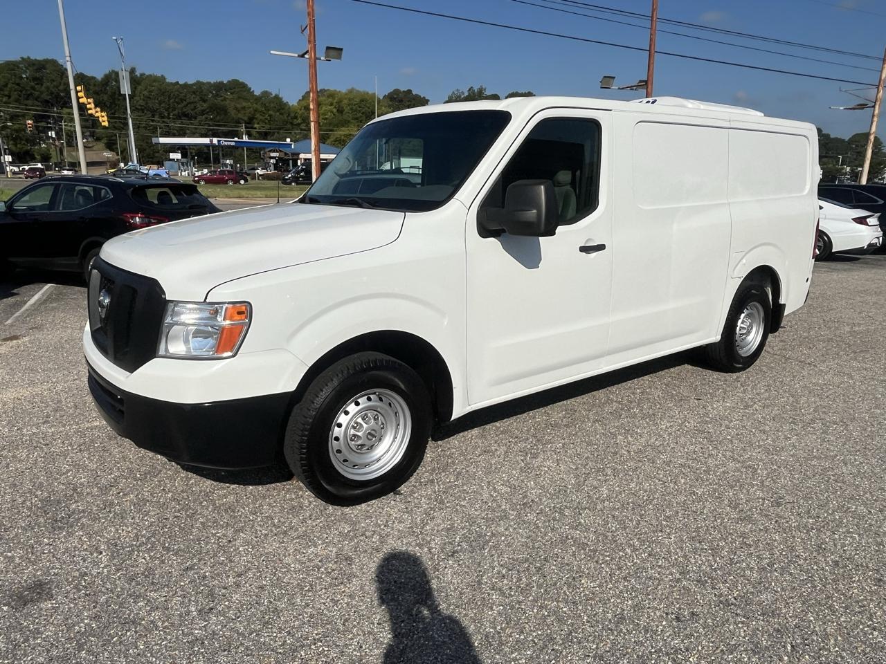 Nissan NV photo 11
