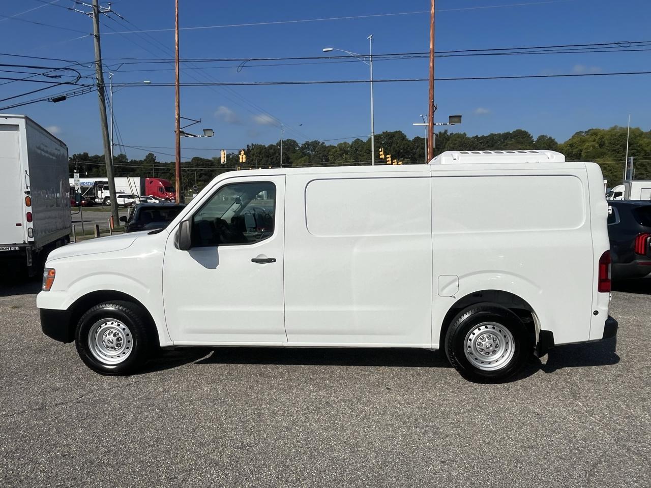 Nissan NV photo 12