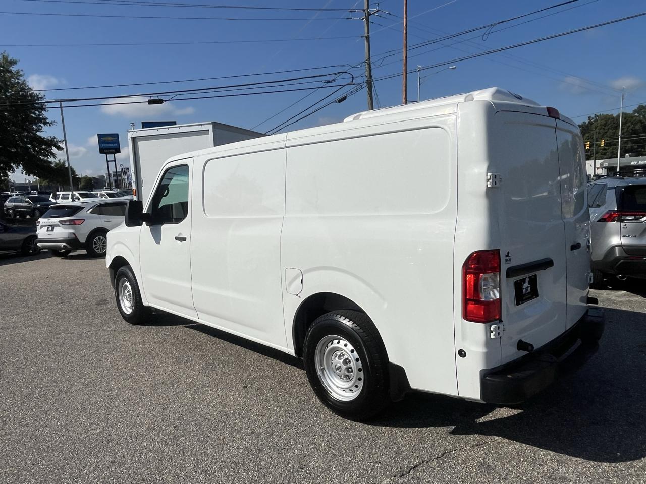 Nissan NV photo 14