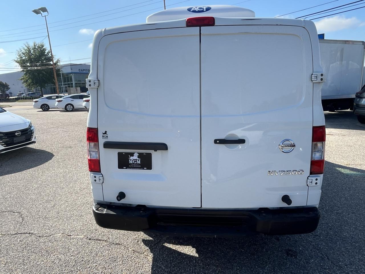 Nissan NV photo 15