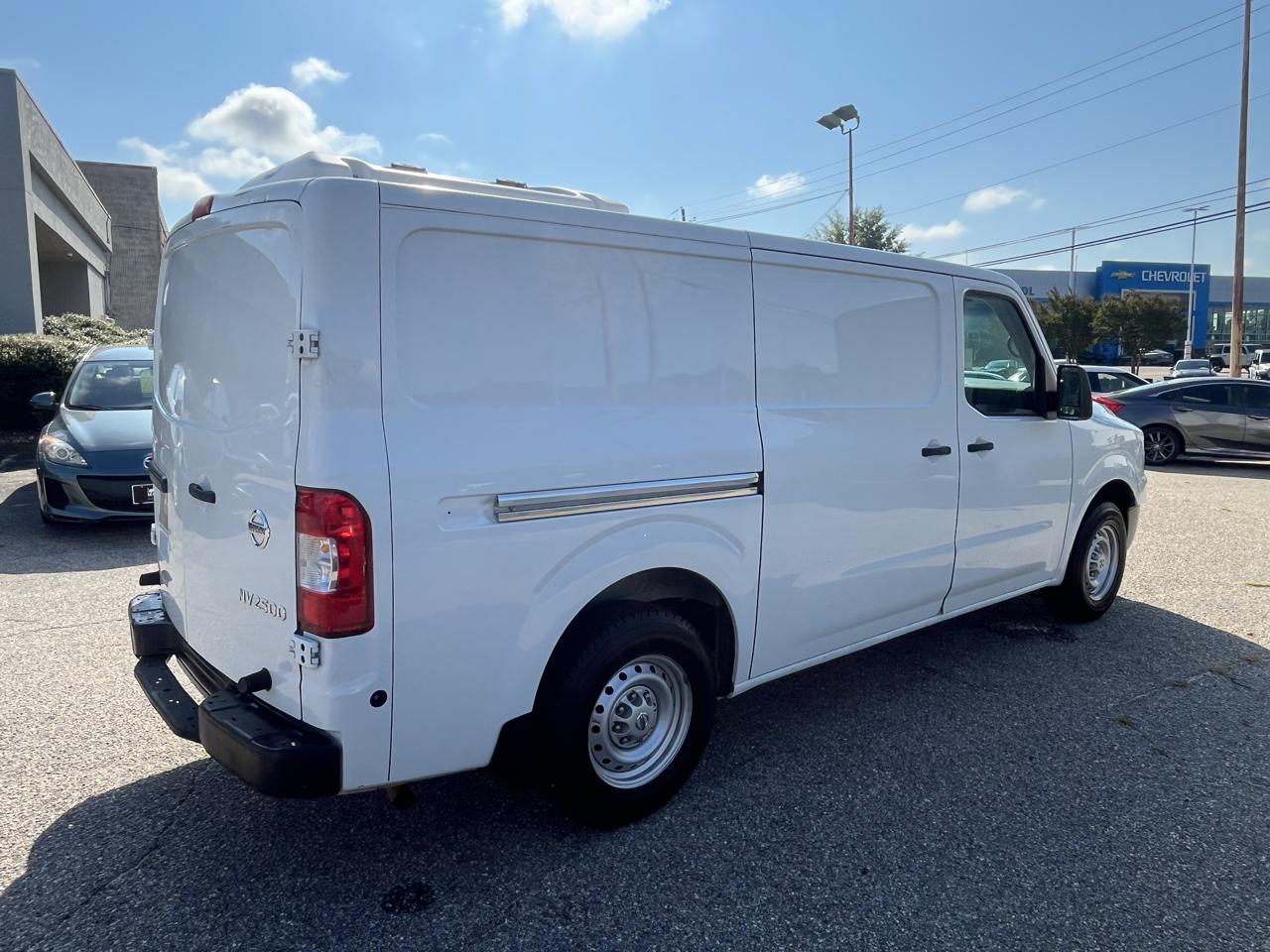 Nissan NV photo 19