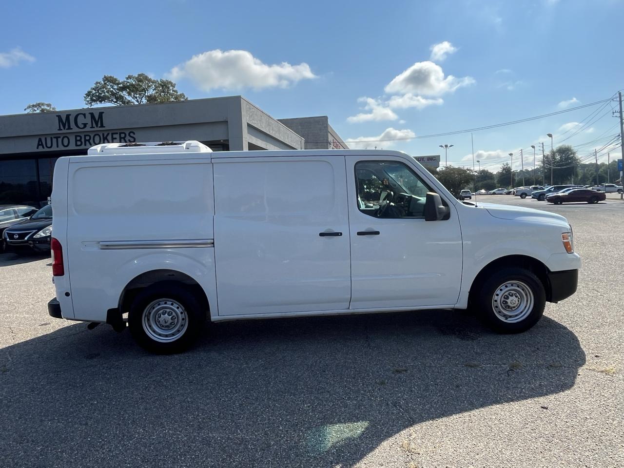 Nissan NV photo 20