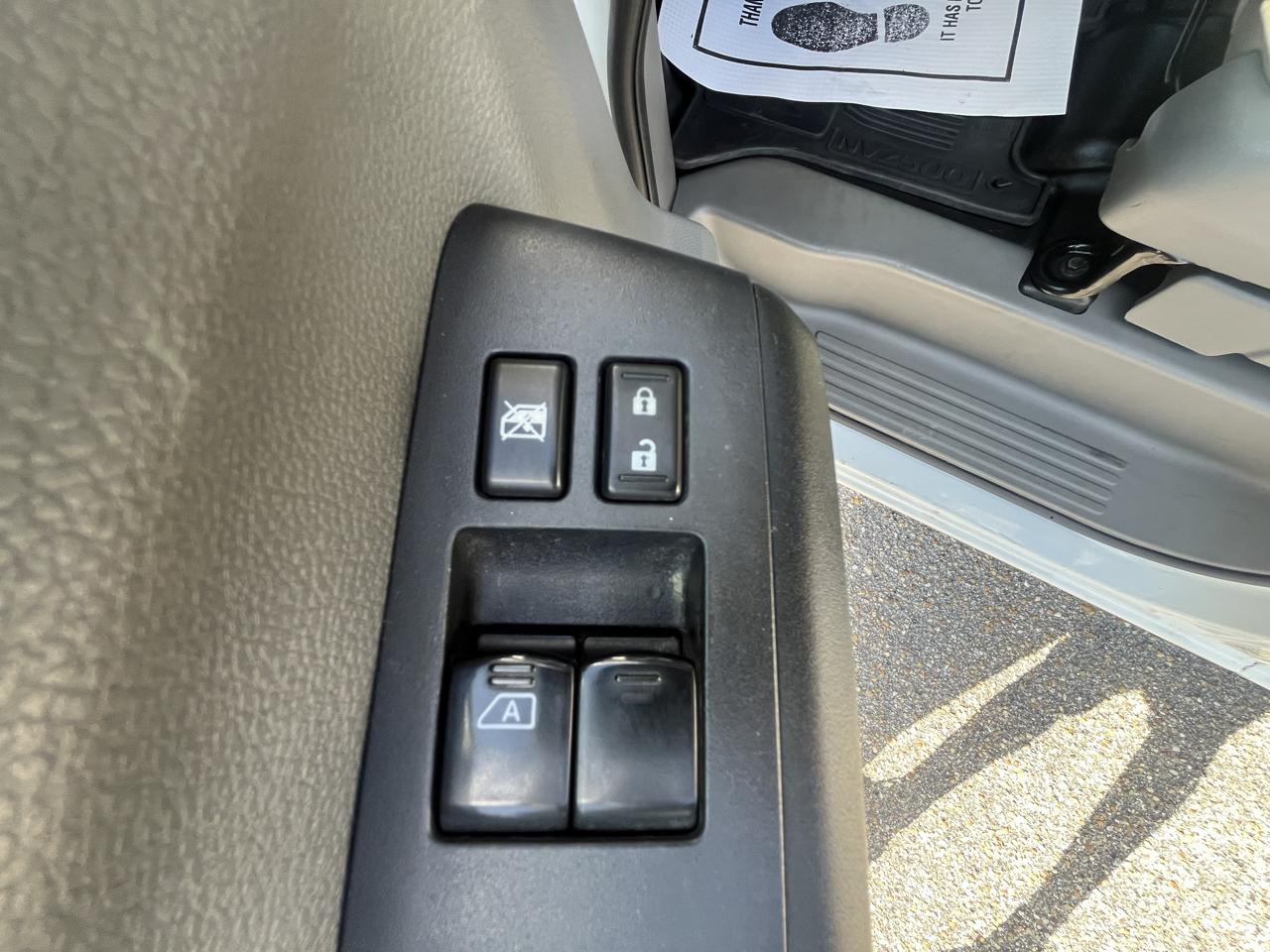 Nissan NV photo 24
