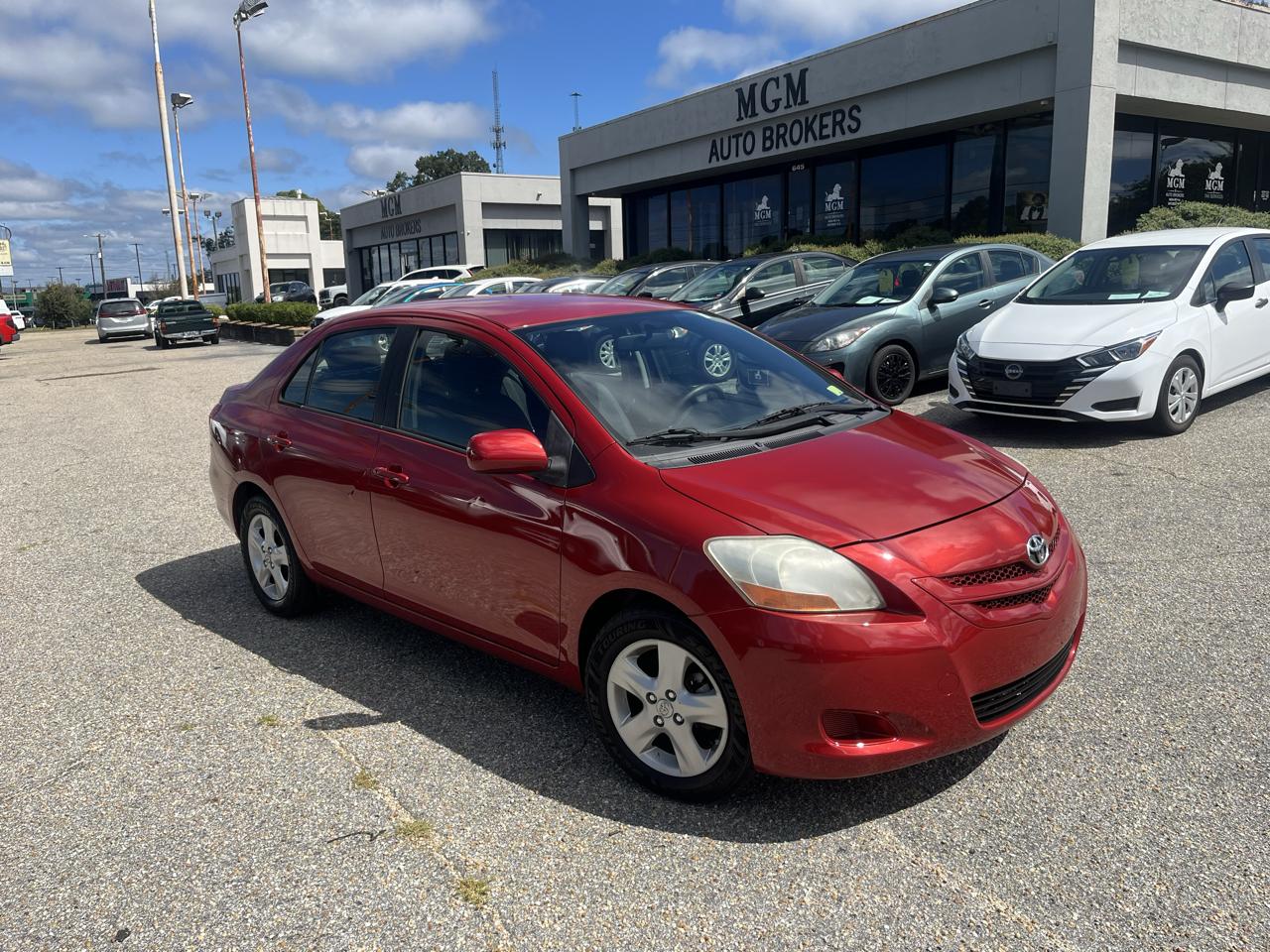 Toyota Yaris photo 2