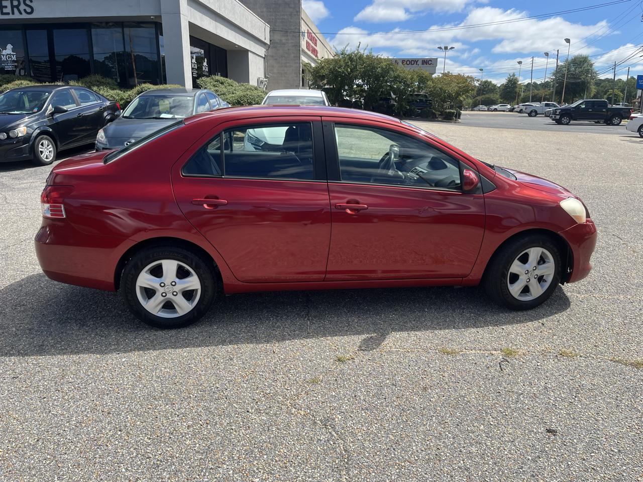 Toyota Yaris photo 19