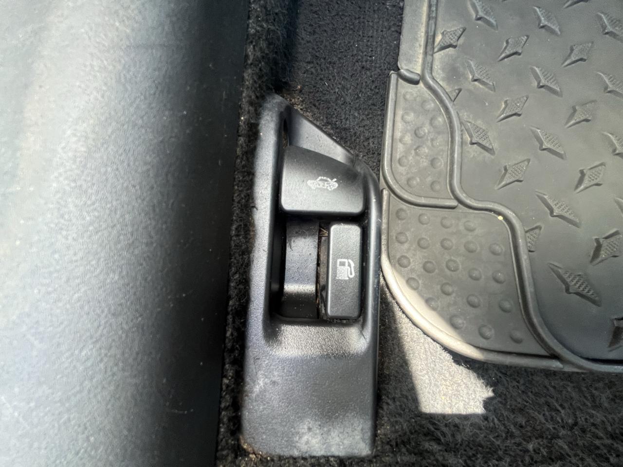 Toyota Yaris photo 28