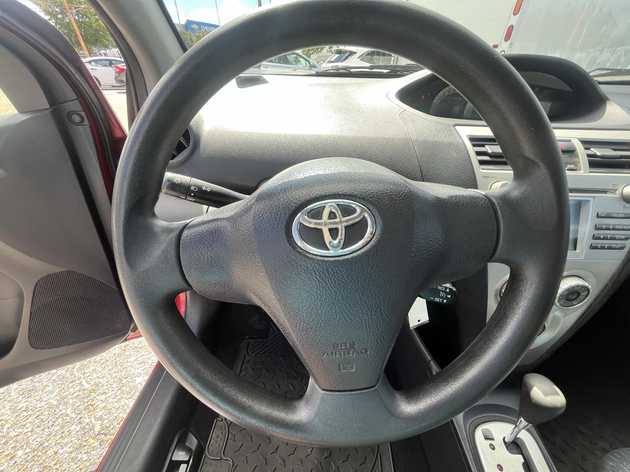 Toyota Yaris photo 29