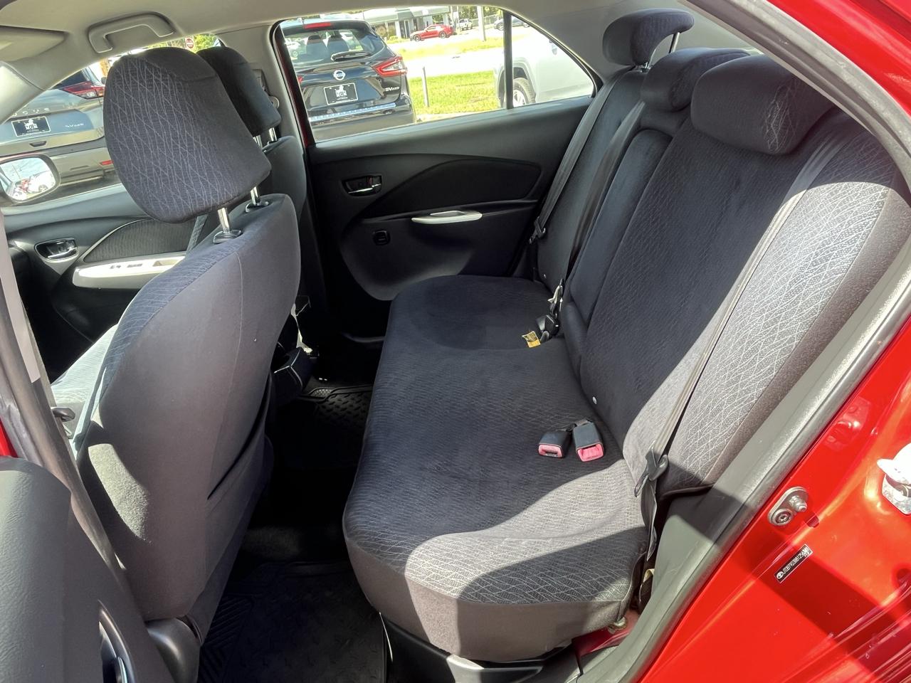 Toyota Yaris photo 33