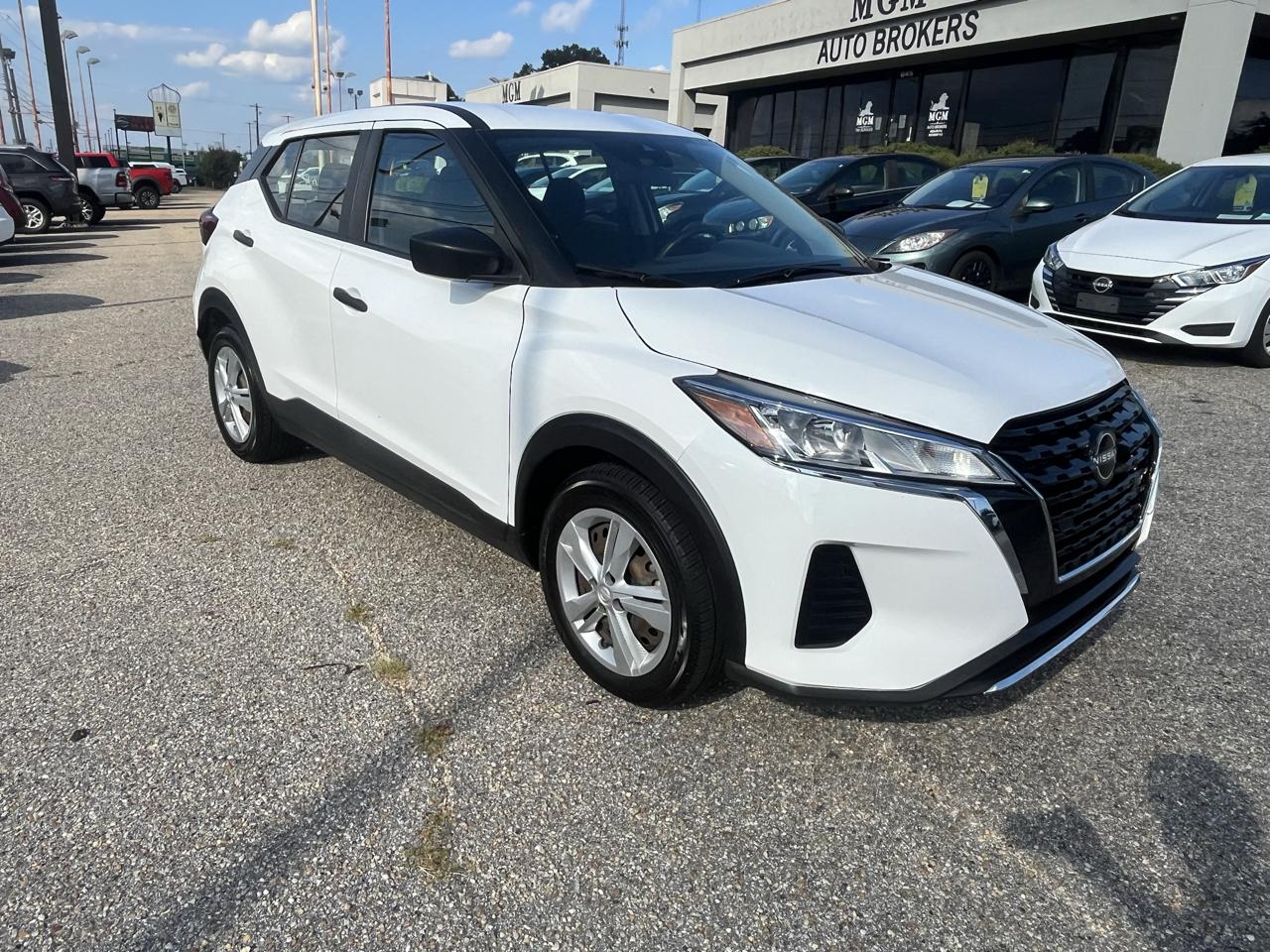 Nissan Kicks photo 2