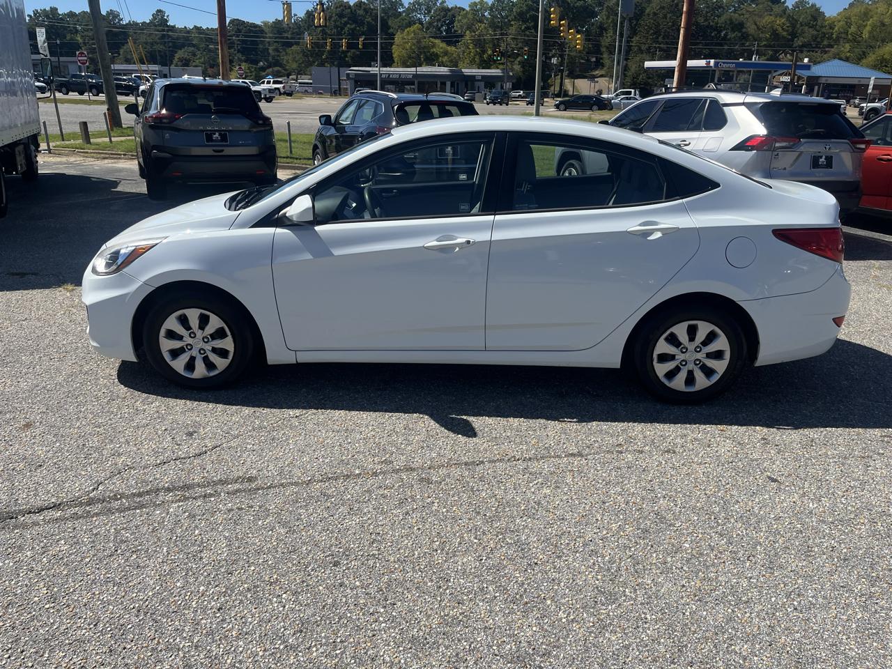 Hyundai Accent  2015