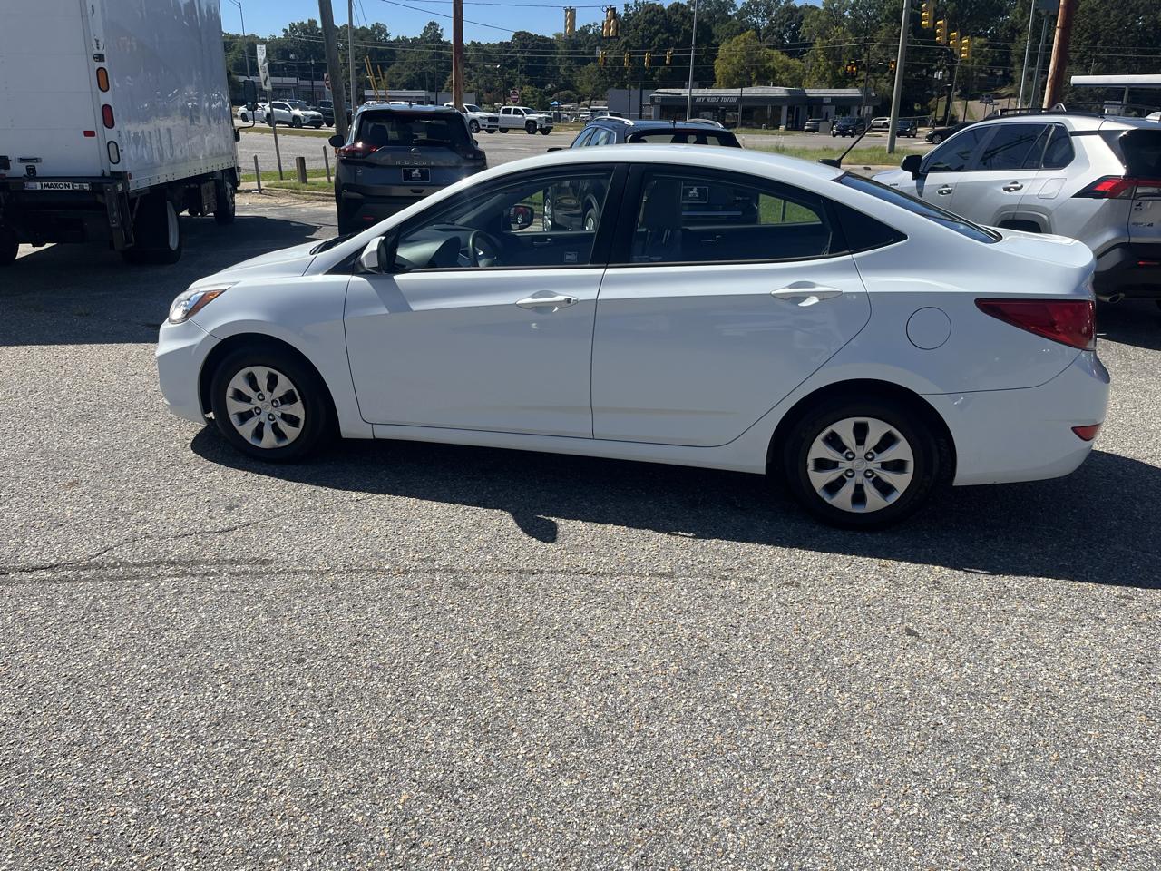 Hyundai Accent  2015