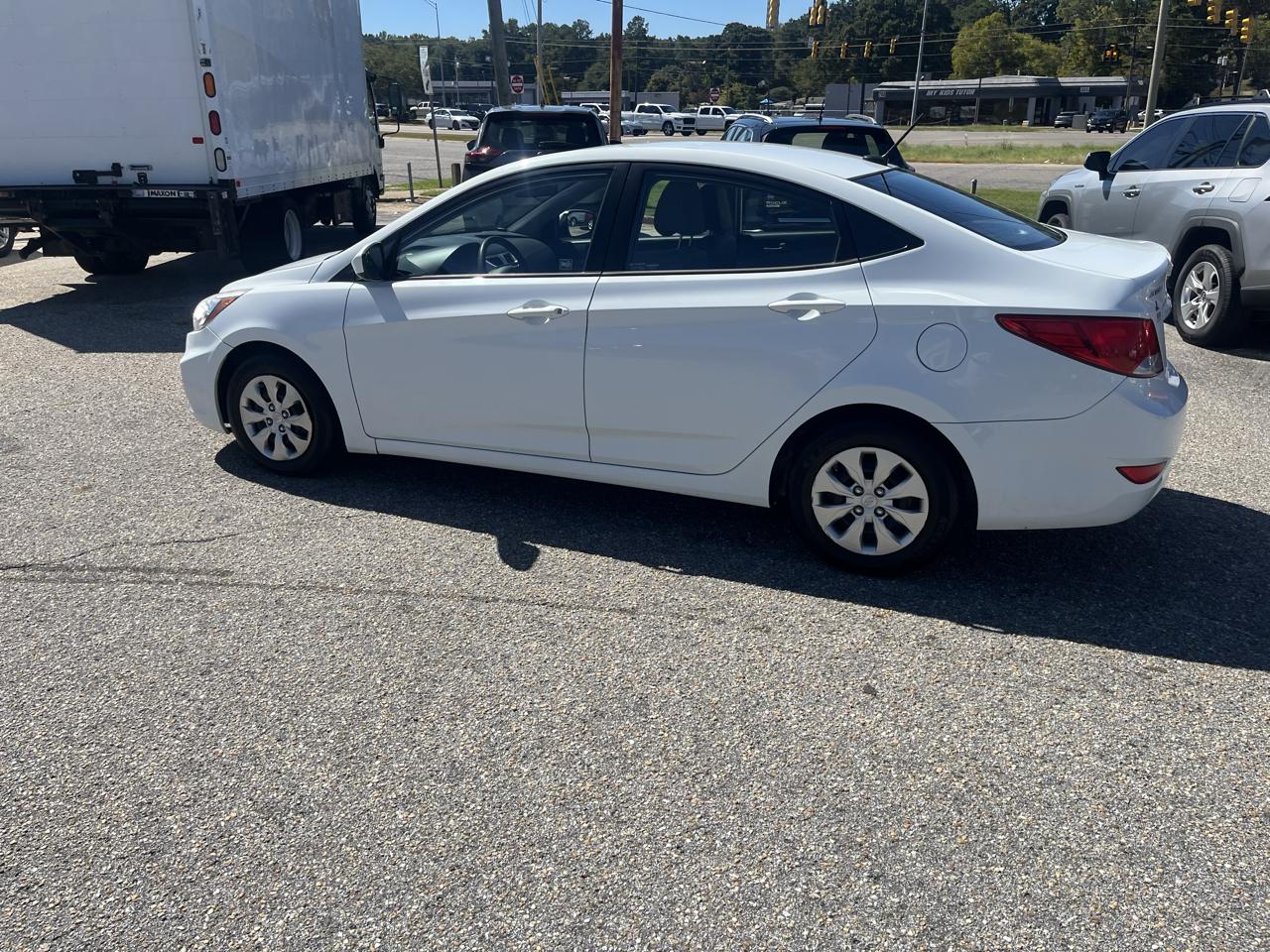 Hyundai Accent  2015