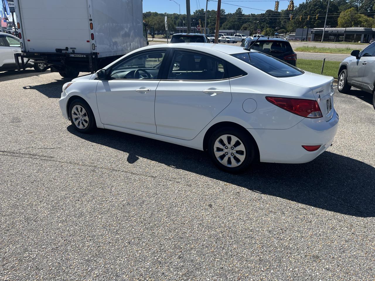 Hyundai Accent  2015
