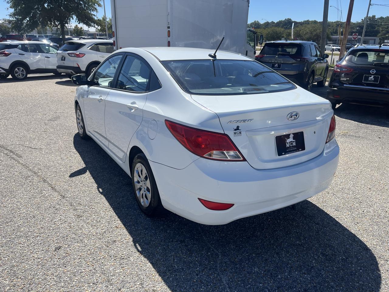 Hyundai Accent  2015