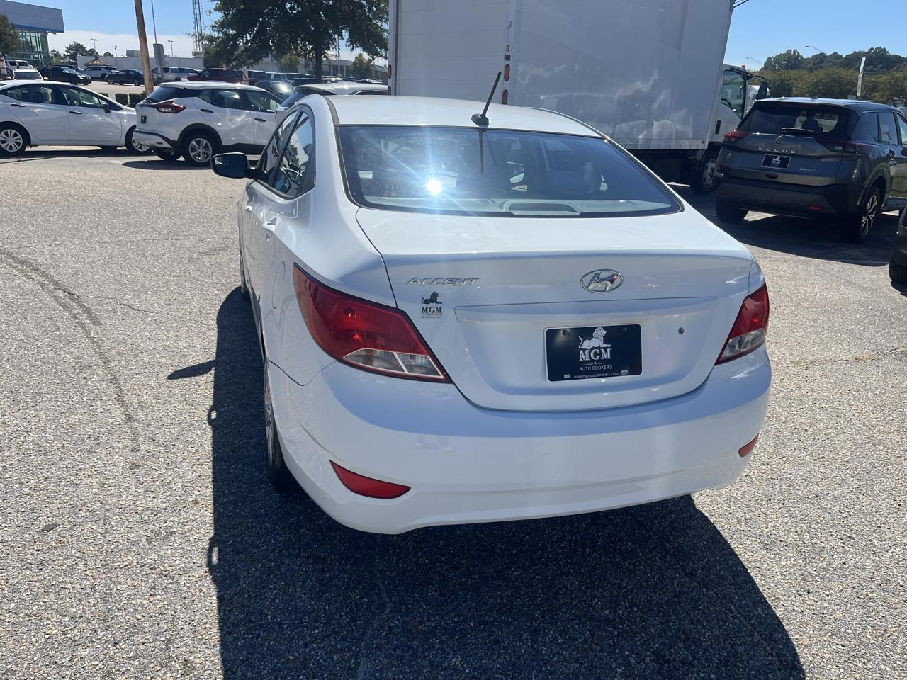 Hyundai Accent  2015