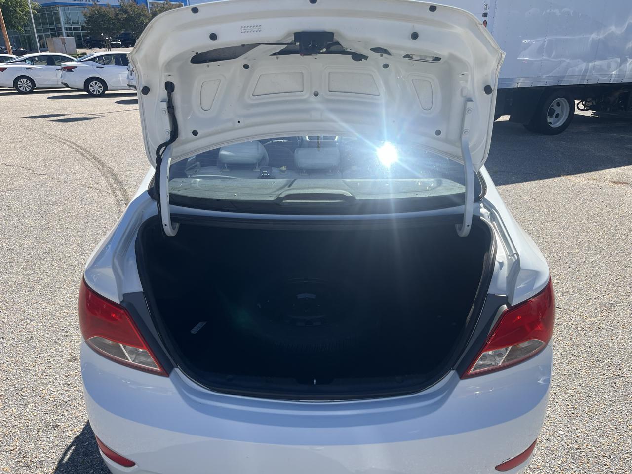 Hyundai Accent  2015