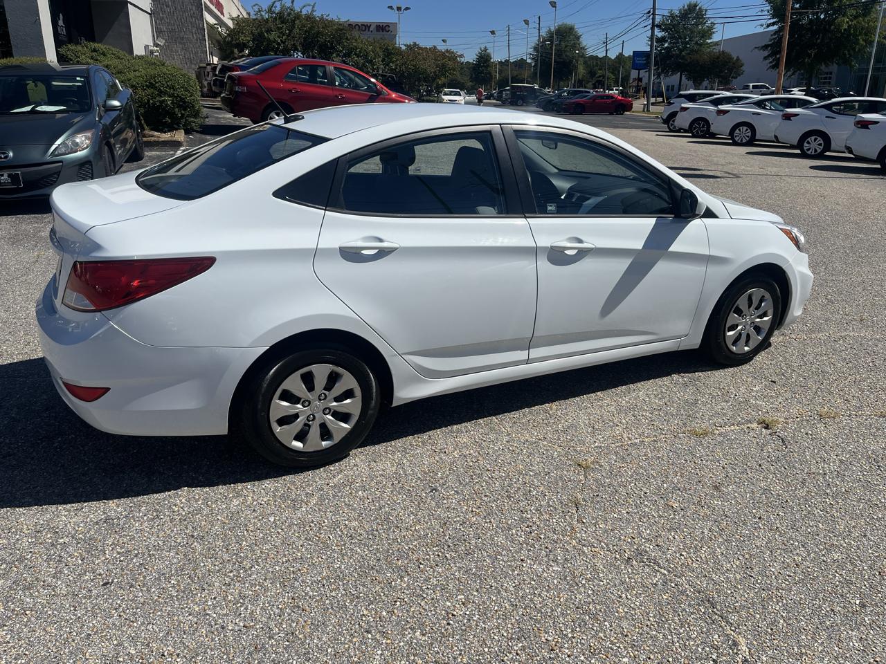 Hyundai Accent  2015