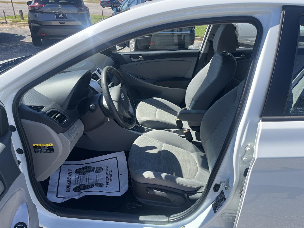 Hyundai Accent  2015