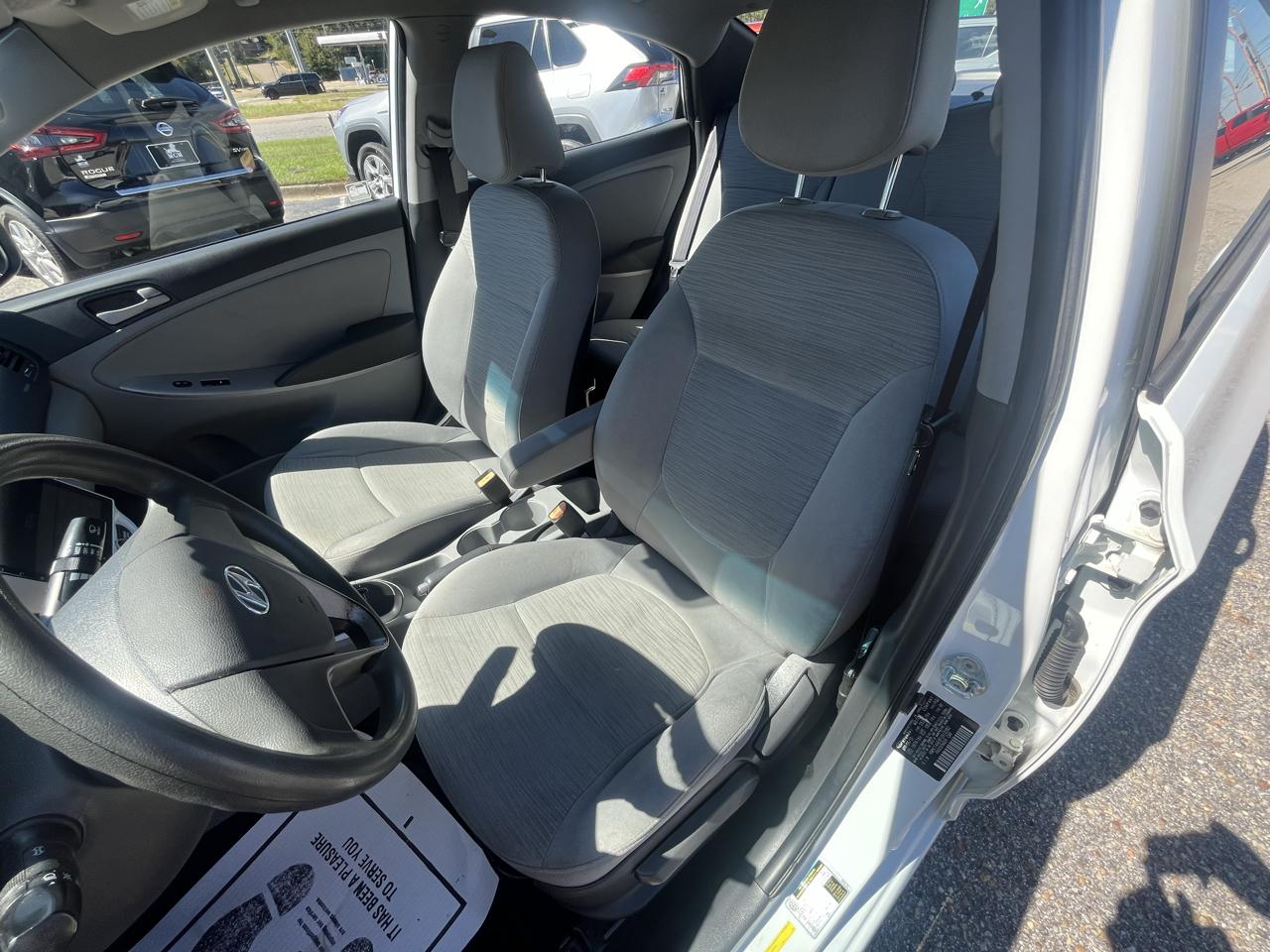 Hyundai Accent  2015