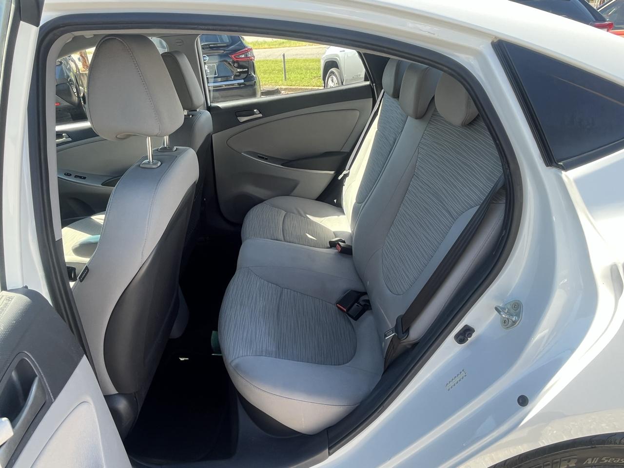 Hyundai Accent  2015
