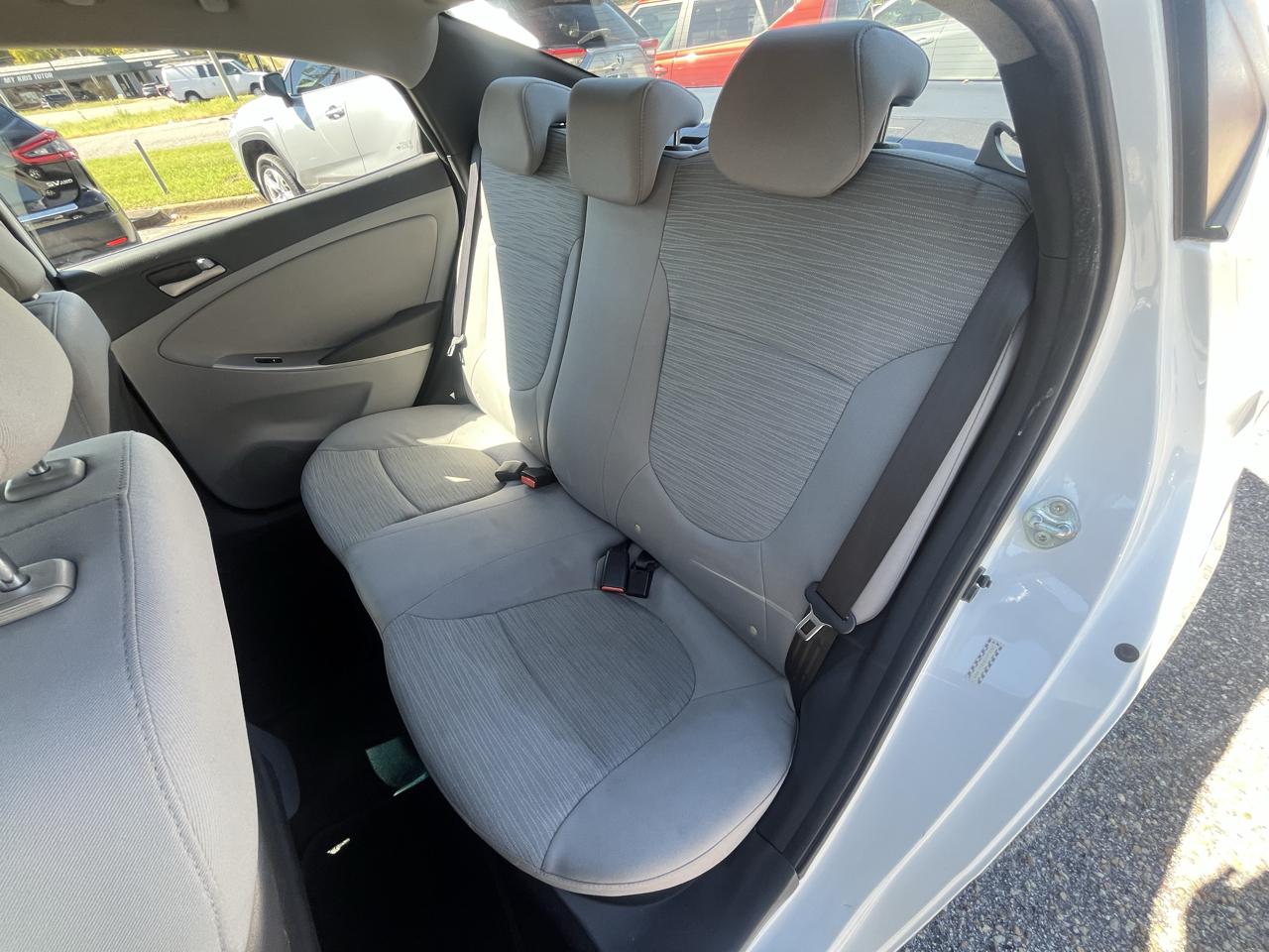 Hyundai Accent  2015