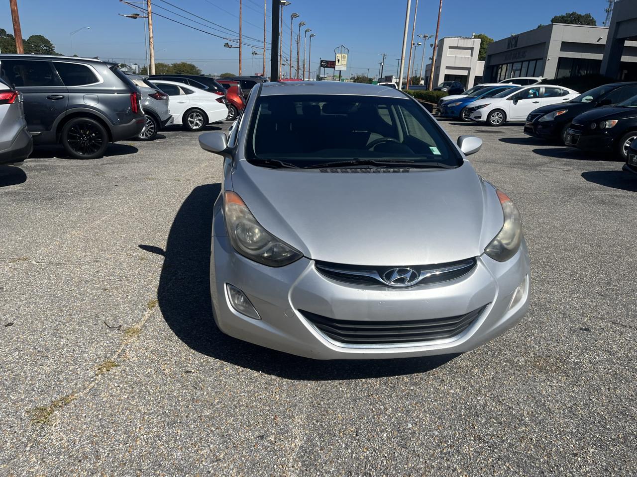 Hyundai Elantra photo 5