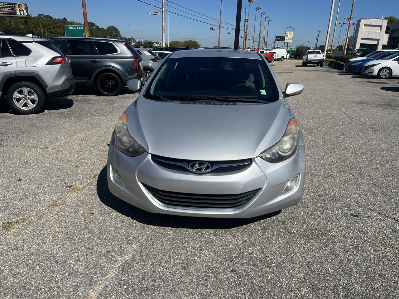 Hyundai Elantra photo 6