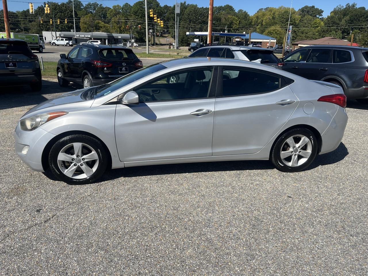 Hyundai Elantra photo 10