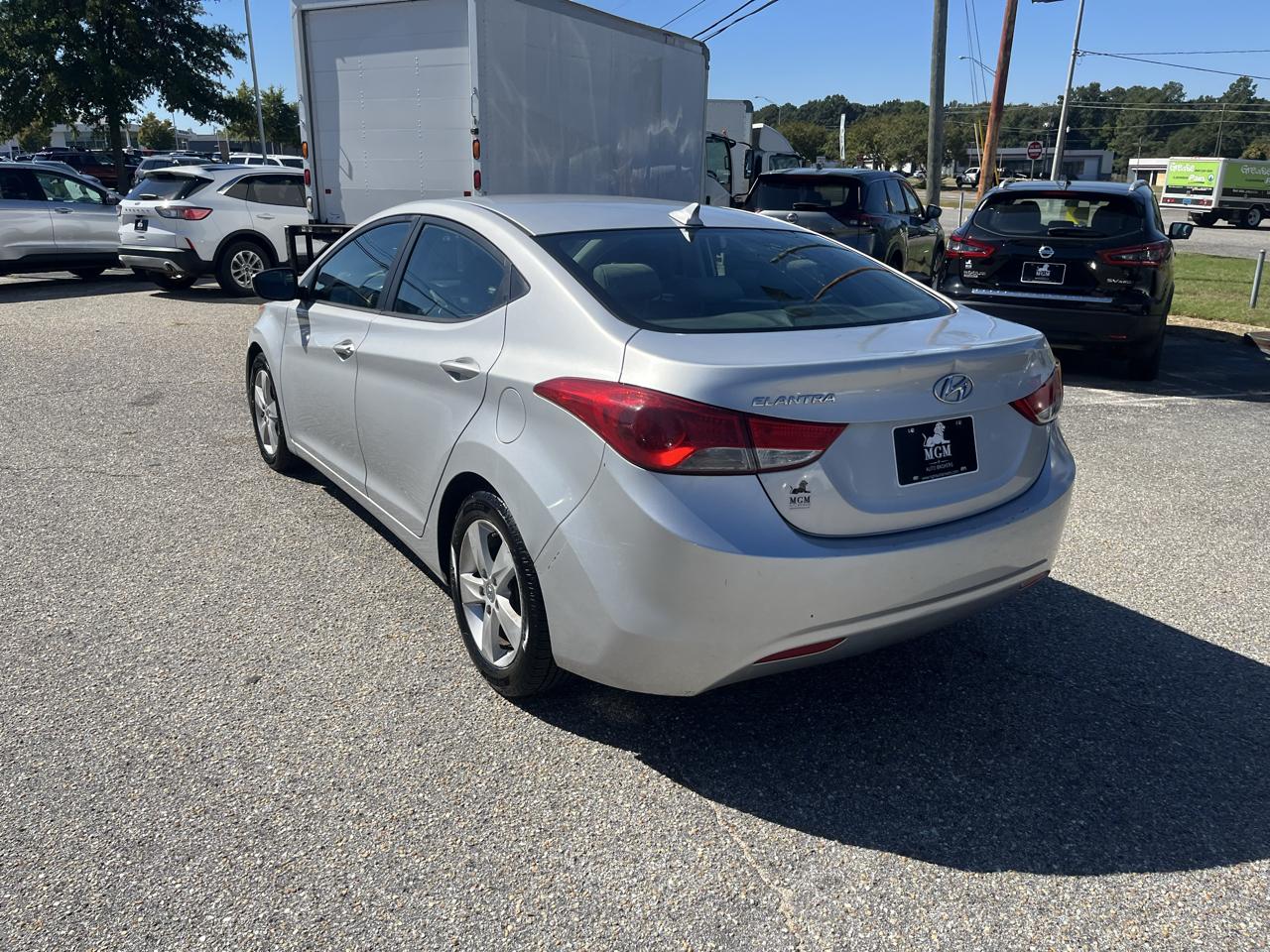 Hyundai Elantra photo 13