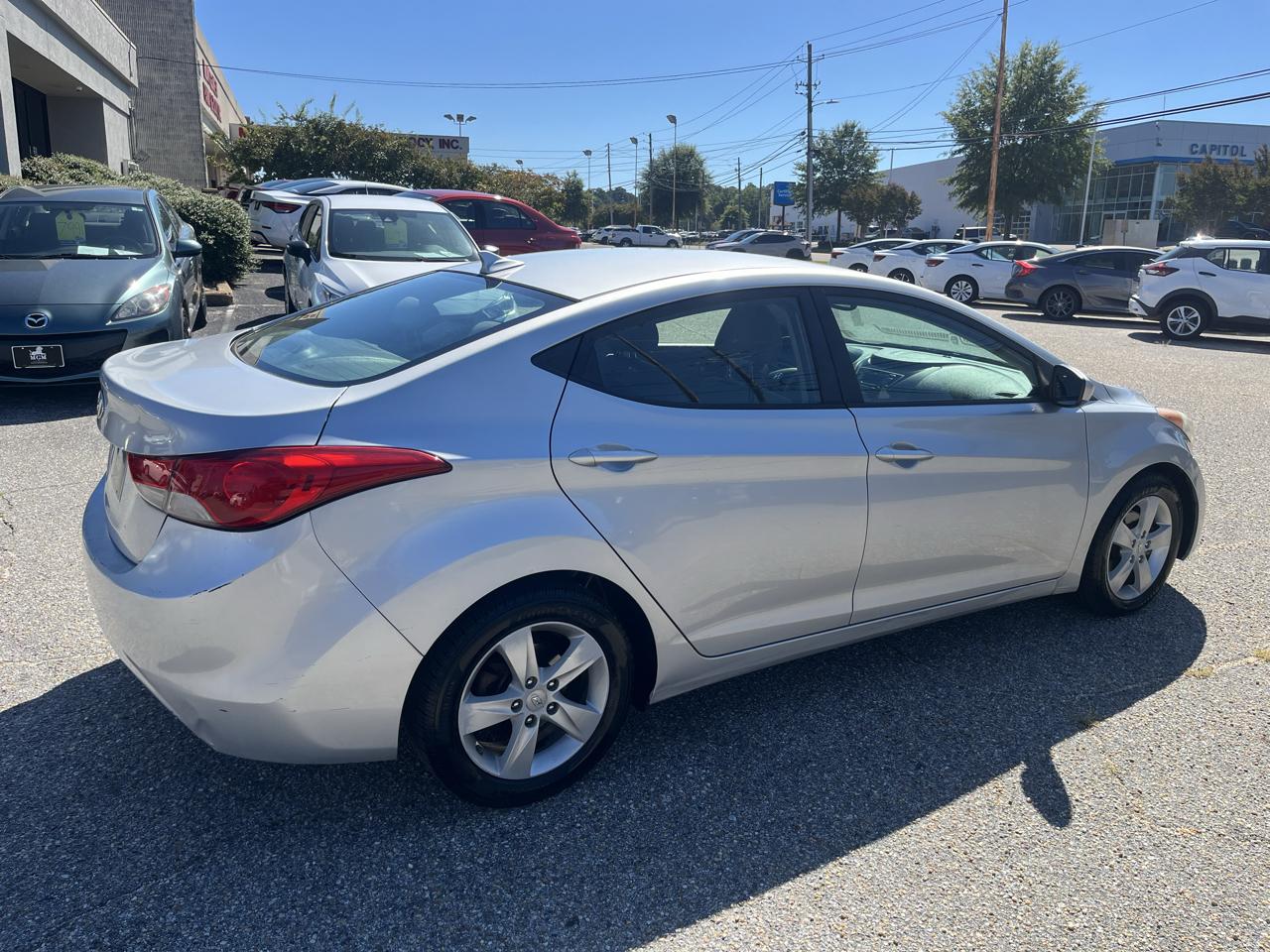 Hyundai Elantra photo 19