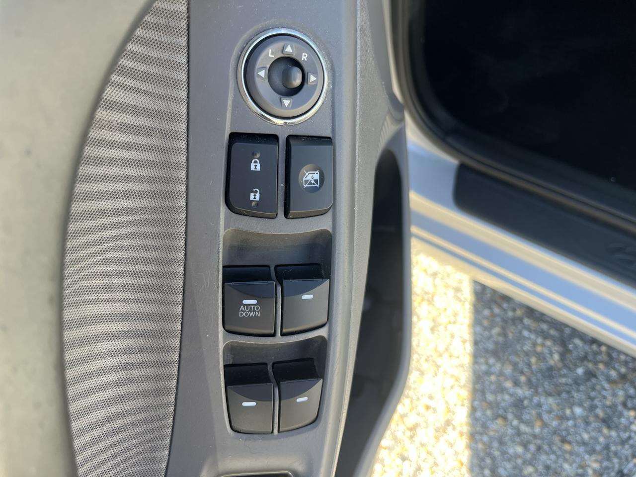 Hyundai Elantra photo 23