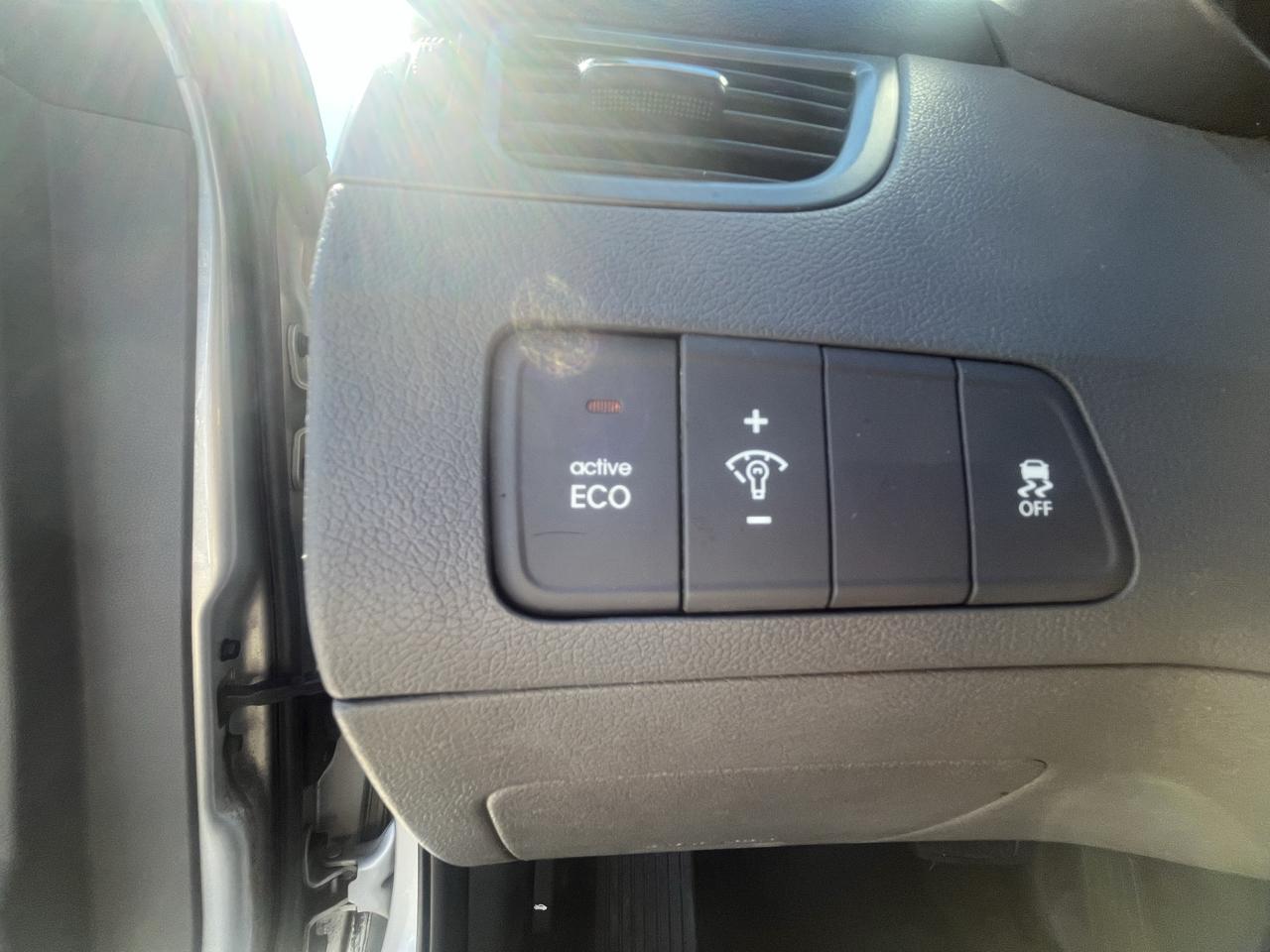 Hyundai Elantra photo 27