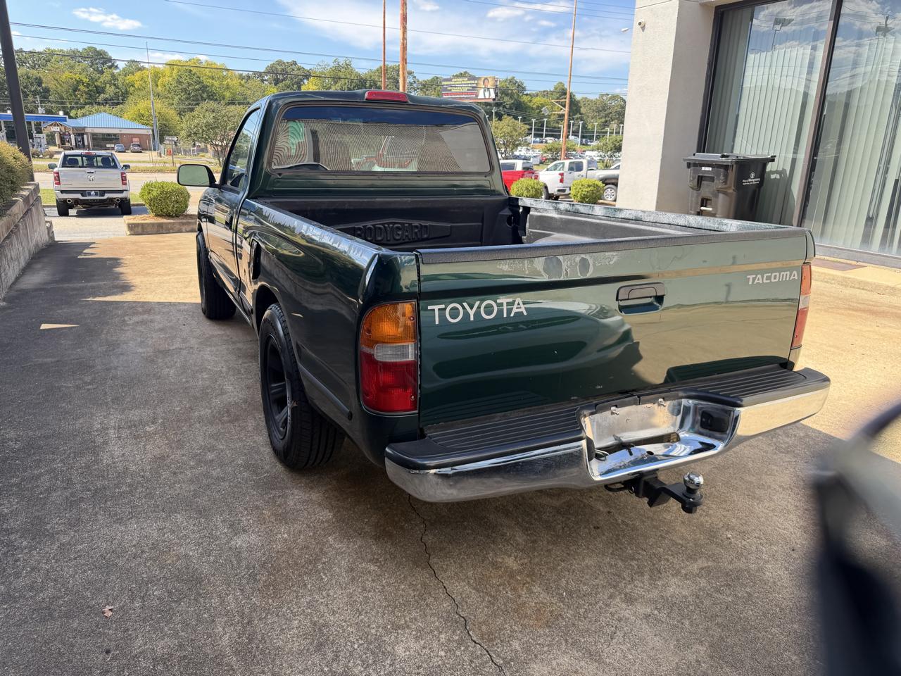 Toyota Tacoma photo 3