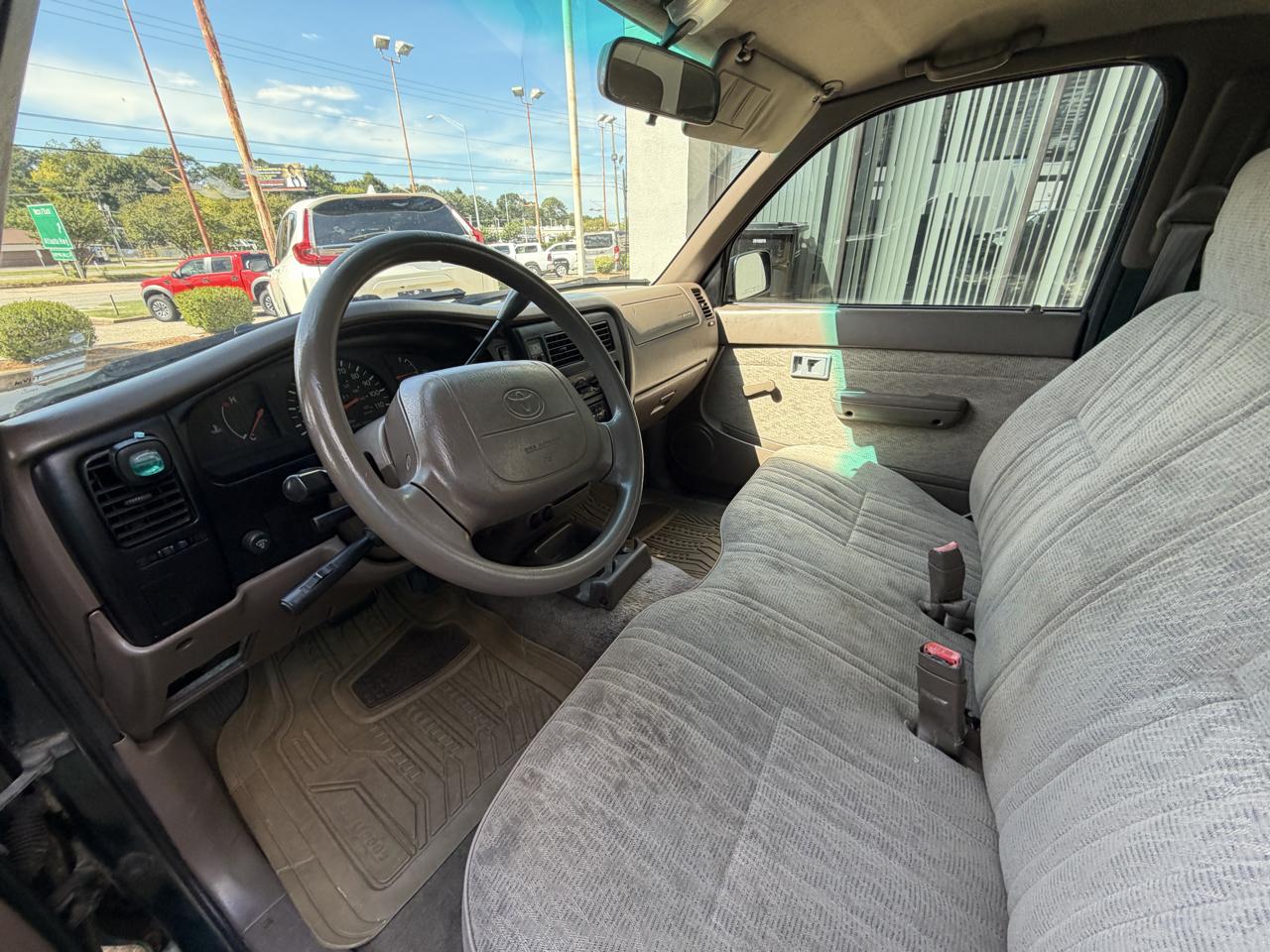 Toyota Tacoma photo 7