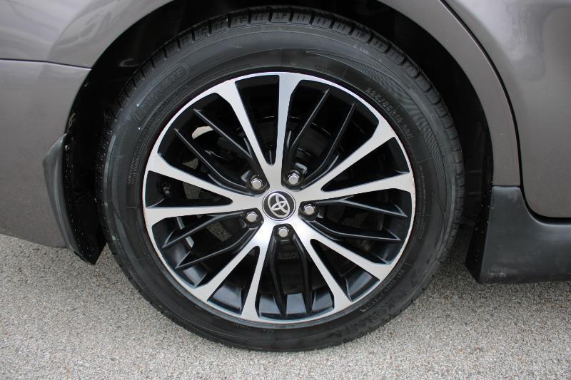 Toyota Camry SE 2020