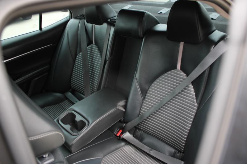 Toyota Camry SE 2020