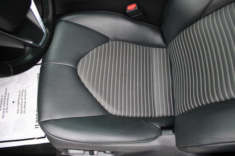 Toyota Camry SE 2020