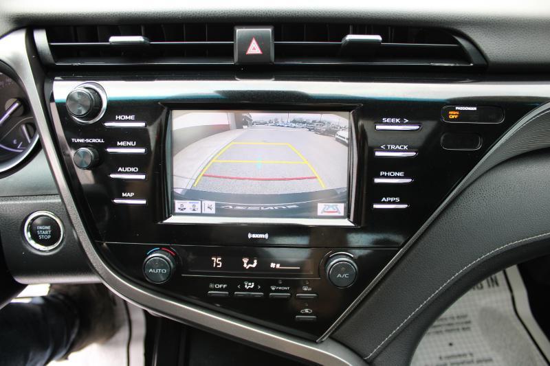 Toyota Camry SE 2020