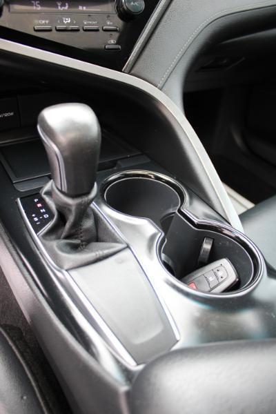 Toyota Camry SE 2020