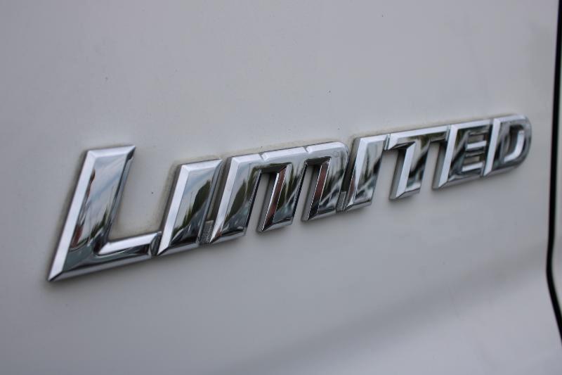 Toyota Sequoia Limited 2WD 2004