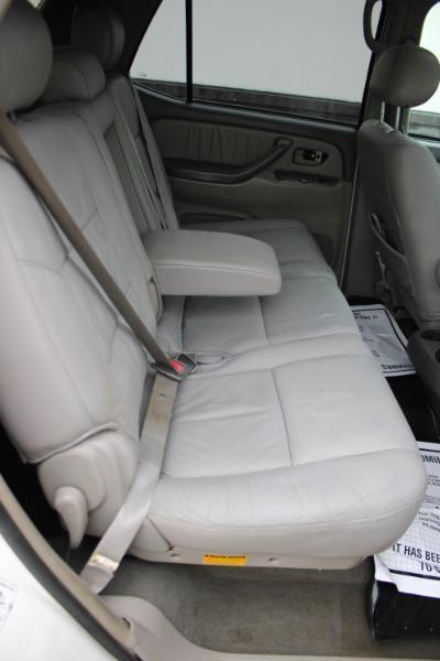 Toyota Sequoia Limited 2WD 2004