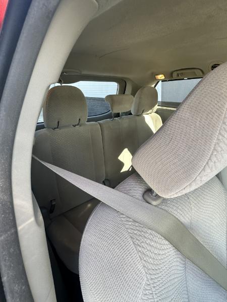 Toyota Sienna LE 8-Pass V6 2011