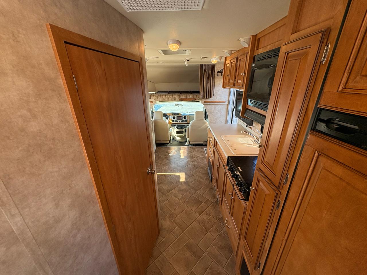 Ford Econoline RV Cutaway  2011