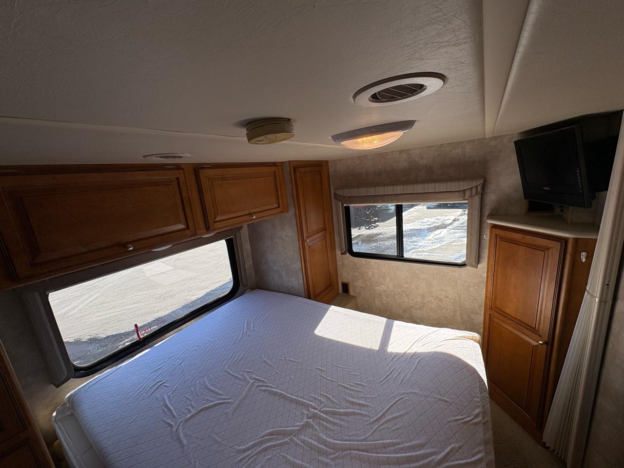 Ford Econoline RV Cutaway  2011