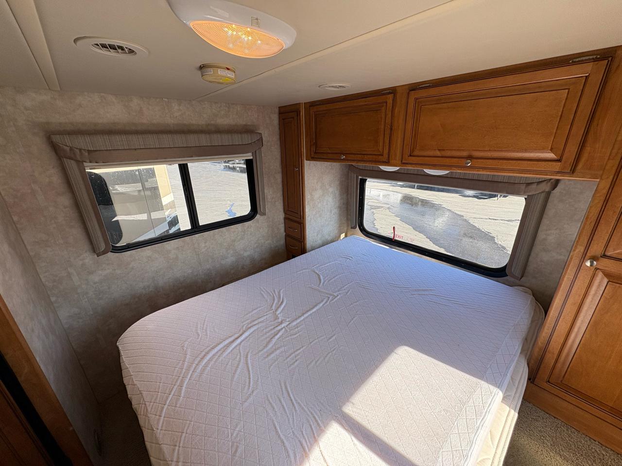 Ford Econoline RV Cutaway  2011