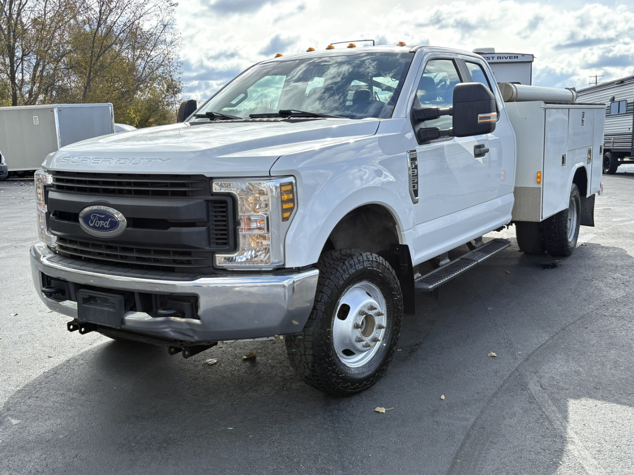 2019 Ford Super Duty F-350 DRW XL 4WD SuperCab 168" WB 60" CA