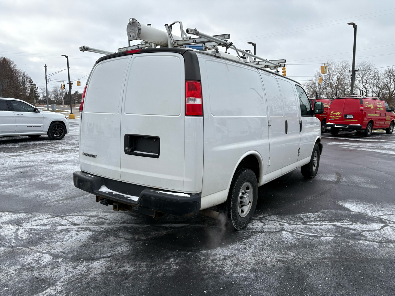 Chevrolet Express Cargo Van RWD 2500 135" 2017