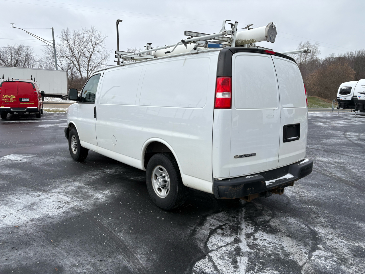 Chevrolet Express Cargo Van RWD 2500 135" 2017