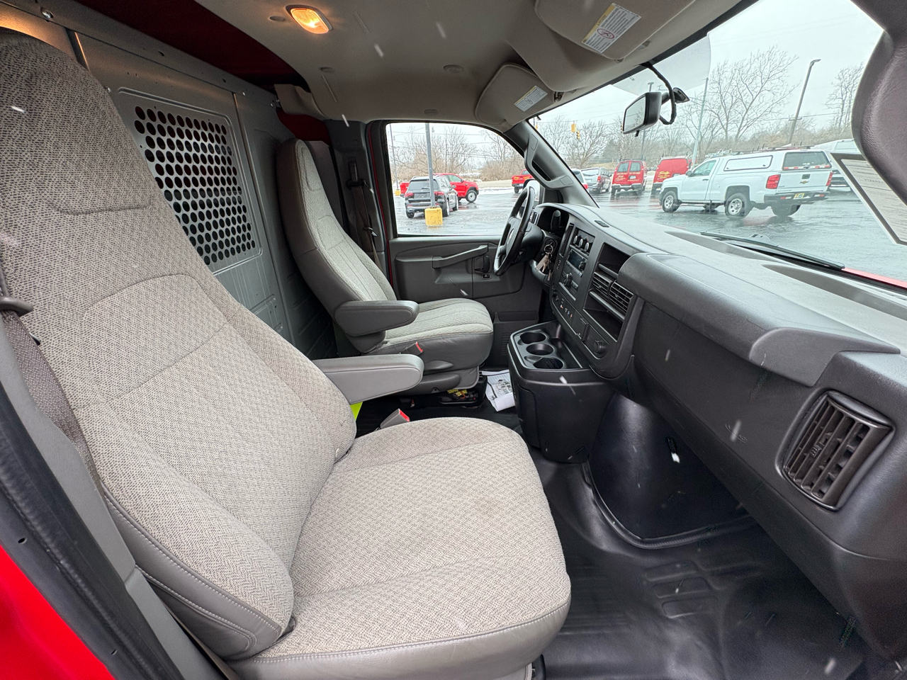 Chevrolet Express Cargo Van RWD 2500 135" 2020